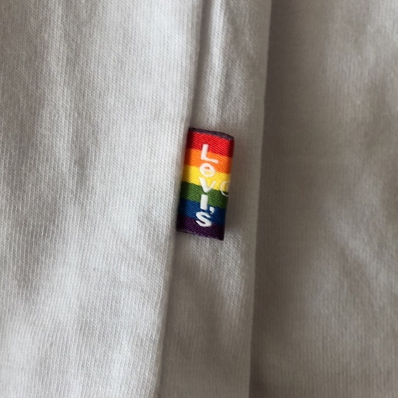 Levi’s ‘ I AM ‘ tshirt - Picture 4 of 4